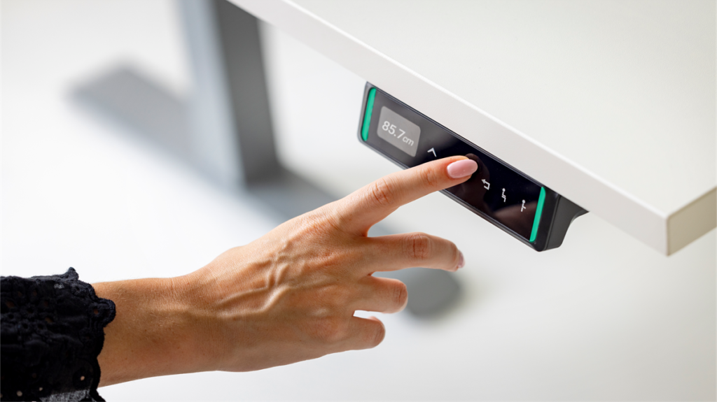 Dlaczego warto wybrać biurko z regulacją wysokości?