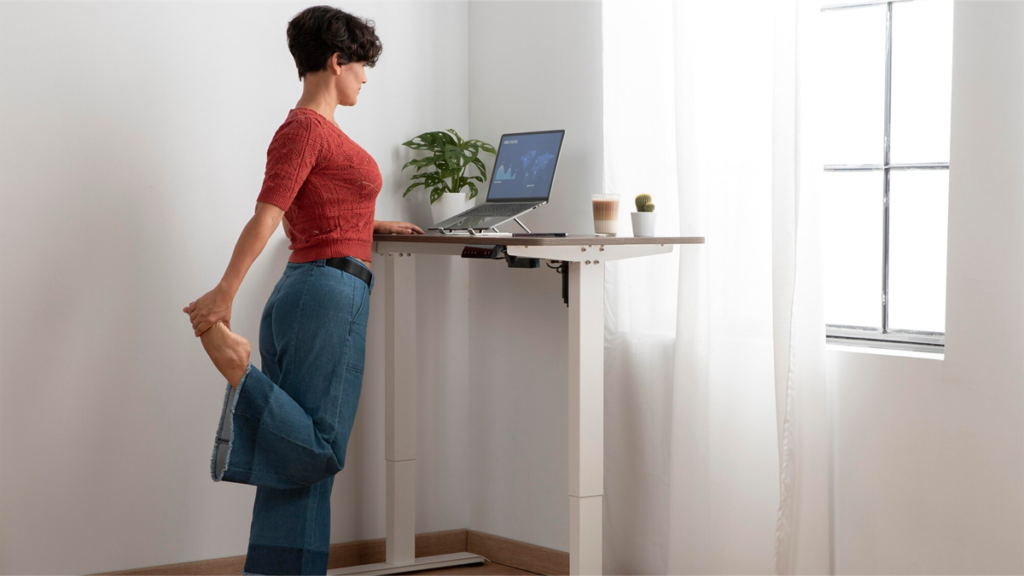 Jakie są korzyści zdrowotne biurek elektrycznych?